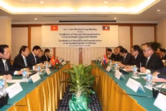 Efectúan foro de tecnología informática y comunicación Vietnam – Laos