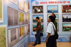 Exponen en Phu Tho documentos históricos sobre Hoang Sa y Truong Sa de Vietnam