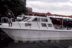 Rescatan a 23 turistas chinos a bordo de barco hundido en Malasia 