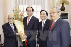 Presidente de Vietnam felicita a veteranos profesores en Día Nacional del Maestro