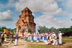Celebran en Vietnam festival tradicional de etnia Cham