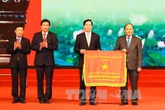 Premier vietnamita pide a empresas estatales impulsar integración global 