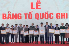 Conceden certificados de reconocimiento de méritos a familiares de mártires de guerra en Vietnam