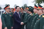 Presidente vietnamita visita Grupo Militar de Industria y Telecomunicaciones Viettel