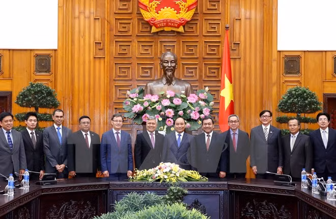 Primer ministro vietnamita exhorta esfuerzos por una ASEAN de unidad ảnh 1