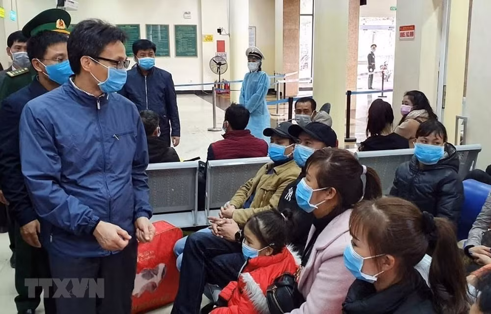 Examinan medidas preventivas contra coronavirus en Vietnam ảnh 1