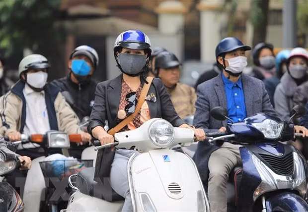 COVID-19: Aplica Vietnam sanciones serias por tirar mascarillas fuera de lugares permitidos ảnh 1