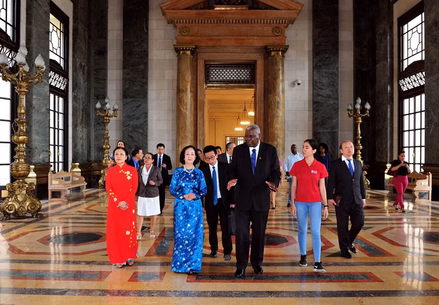 Respalda Vietnam lucha de Cuba contra bloqueo económico ảnh 3