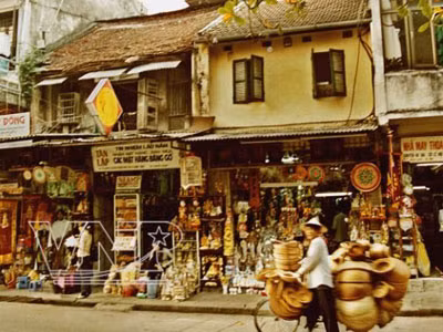 Exploremos la calle de Hang Quat en el barrio antiguo de Hanoi ảnh 1