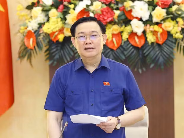 Felicitan a Universidad de Economía de Ciudad Ho Chi Minh por 45 años de fundación ảnh 1 Felicitan a Universidad de Economía de Ciudad Ho Chi Minh por 45 años de fundación ảnh 1