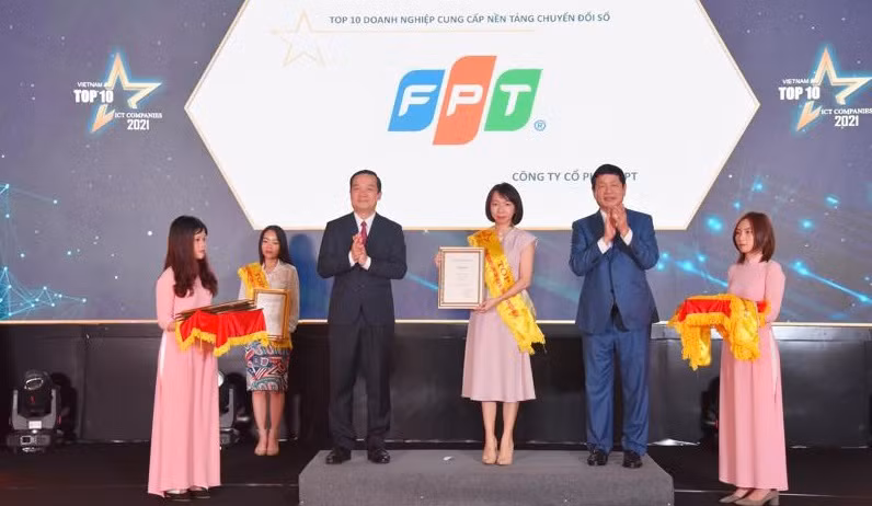 Grupo FPT conquista galardones en programa nacional de tecnología informática ảnh 1