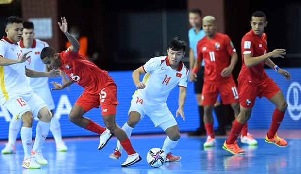 Gol de jugador vietnamita entre los mejores de Copa Mundial de Fútbol Sala 2021 ảnh 1