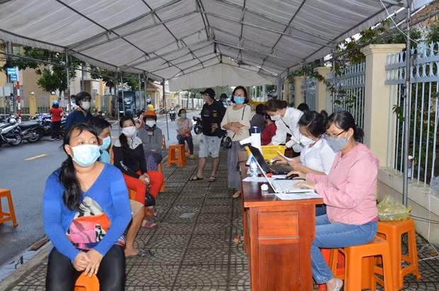 Vicepremier vietnamita urge acelerar el reconocimiento de pasaportes de vacunación ảnh 1
