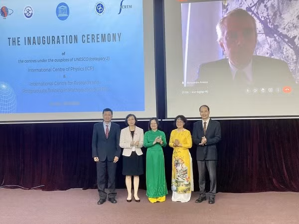 Presentan Centros Internacional de Física y de Investigación y Formación Matemática en Vietnam ảnh 1