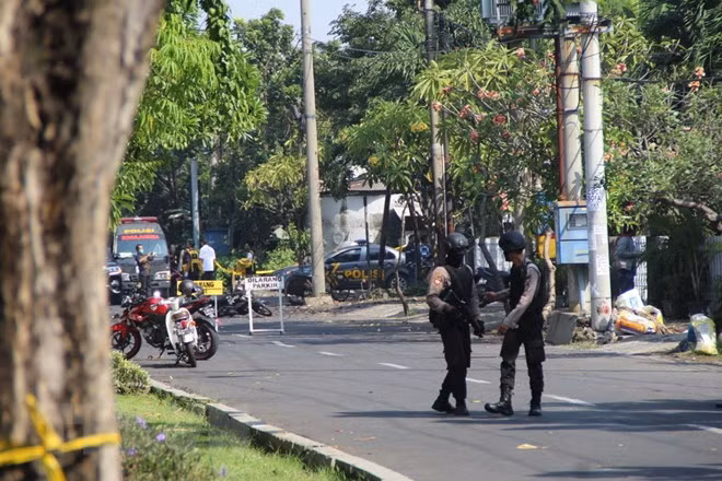 Consecutivas explosiones de bomba en ciudad indonesia ảnh 1 Consecutivas explosiones de bomba en ciudad indonesia ảnh 1