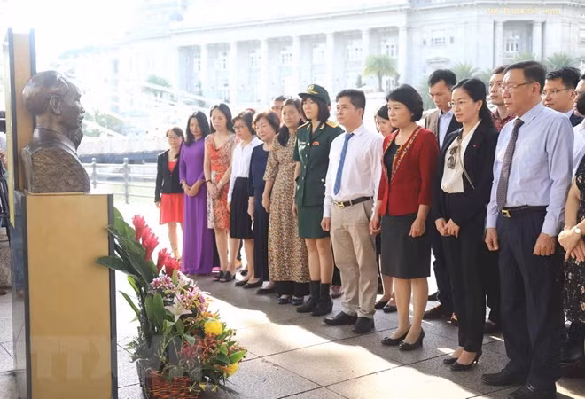 Celebran natalicio del Presidente Ho Chi Minh en diferentes ciudades del mundo ảnh 1