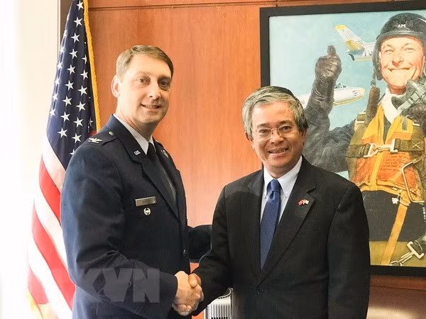 Vietnam y Estados Unidos buscan mejorar cooperación en defensa ảnh 1 Vietnam y Estados Unidos buscan mejorar cooperación en defensa ảnh 1