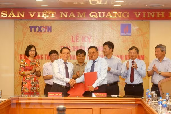 Agencia Vietnamita de Noticias y PetroVietnam estrechan cooperación ảnh 1