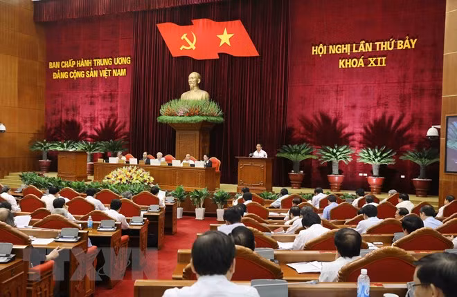 Comité Central del Partido Comunista de Vietnam concluye segunda jornada de su séptimo pleno ảnh 1