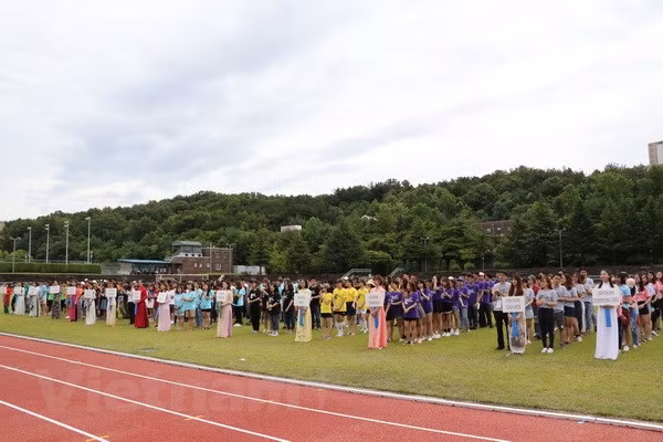 Celebran torneo de fútbol de estudiantes vietnamitas en Sudcorea ảnh 1 Celebran torneo de fútbol de estudiantes vietnamitas en Sudcorea ảnh 1