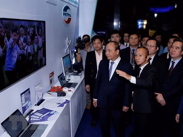 Premier vietnamita propuso considerar a empresas como centro para la innovación ảnh 1