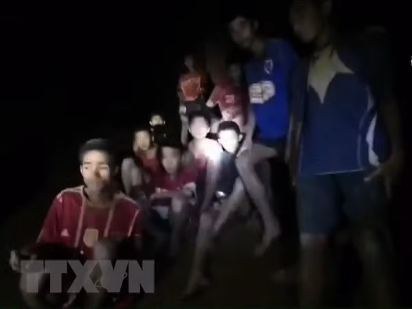 Tailandia: niños atrapados podrían vivir meses en la gruta ảnh 1