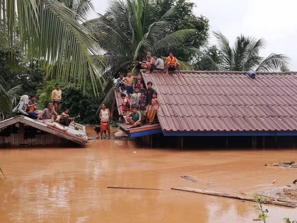 Sudcorea ofrece asistencia a Laos por colapso de presa hidroeléctrica ảnh 1 Sudcorea ofrece asistencia a Laos por colapso de presa hidroeléctrica ảnh 1