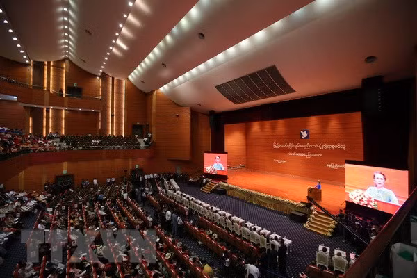 Presidente de Myanmar urge a impulsar reforma nacional ảnh 1
