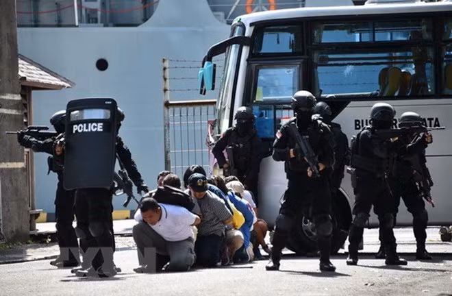 Mueren 11 extremistas en Indonesia mientras órganos gubernamentales procedían a su detención ảnh 1