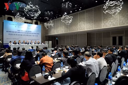 Intercambian experiencias en conferencia teórica entre Partidos Comunistas de Vietnam y China ảnh 1