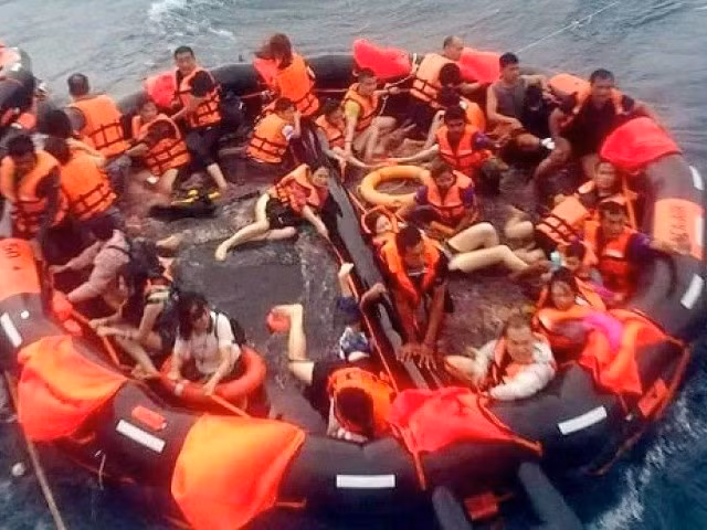 Un fallecido y más de 50 turistas desaparecidos por naufragio de barco en Tailandia ảnh 1 Un fallecido y más de 50 turistas desaparecidos por naufragio de barco en Tailandia ảnh 1