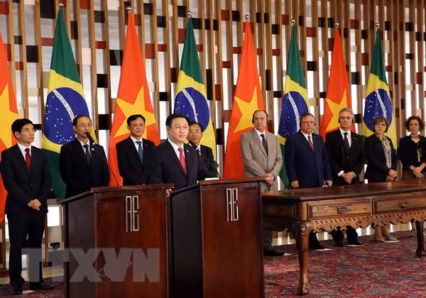Destaca vicepremier de Vietnam importancia de relaciones con Brasil ảnh 1