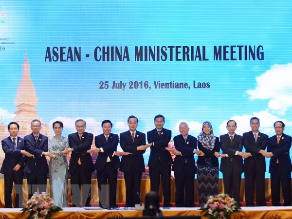 ASEAN y China acuerdan un documento único para negociación de COC ảnh 1