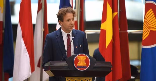 UE y ASEAN trabajan hacia un acuerdo de libre comercio bilateral ảnh 1