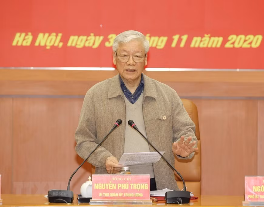 Máximo dirigente vietnamita asiste a reunión de Comisión Militar Central ảnh 1