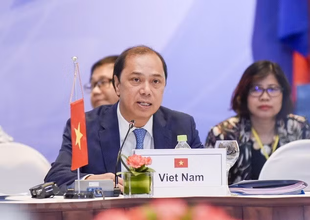 Vietnam contribuye activamente a la XXXII Cumbre de ASEAN, destaca vicecanciller ảnh 1