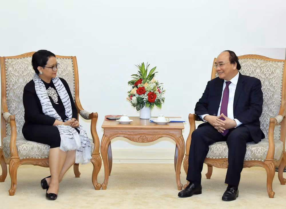 Premier de Vietnam confía en meta de 10 mil millones de dólares de intercambio comercial con Indonesia ảnh 1