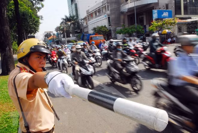 Ciudad Ho Chi Minh veda circulación en calle Nguyen Hue en Día de la Reunificación ảnh 1 Ciudad Ho Chi Minh veda circulación en calle Nguyen Hue en Día de la Reunificación ảnh 1