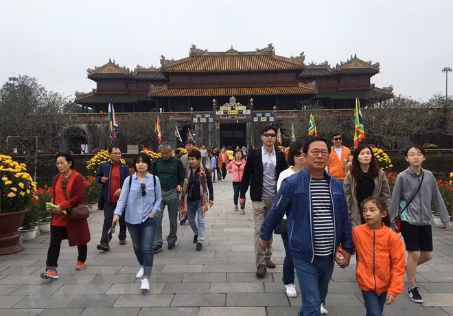 Thua Thien-Hue recibe más de un millón de turistas en primer trimestre ảnh 1 Thua Thien-Hue recibe más de un millón de turistas en primer trimestre ảnh 1