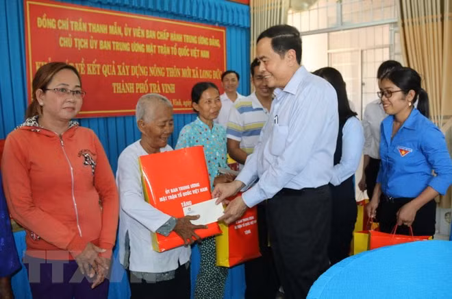 Dirigente vietnamita visita comunidad de Khmer por festival de Chol Chnam Thmay ảnh 1