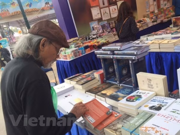 Inauguran Día del Libro de Vietnam ảnh 1 Inauguran Día del Libro de Vietnam ảnh 1