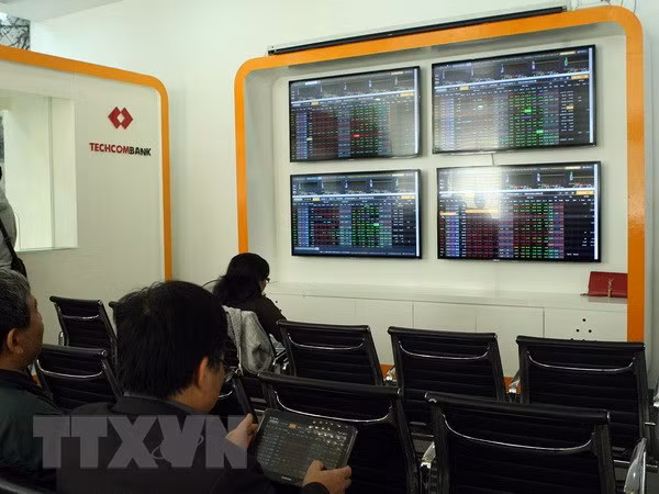 Bolsas de valores de Hanoi y Moscú firman acuerdo de cooperación ảnh 1