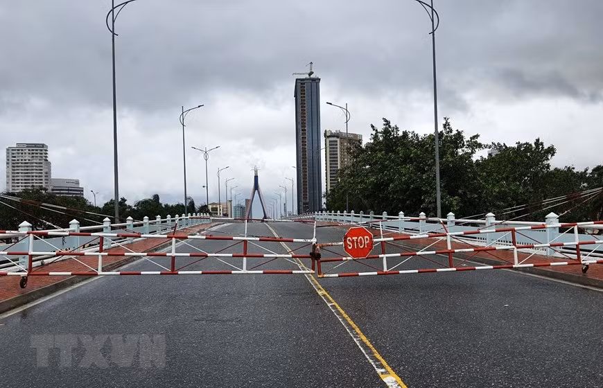 Primeras imágenes del noveno tifón Molave en Vietnam ảnh 3