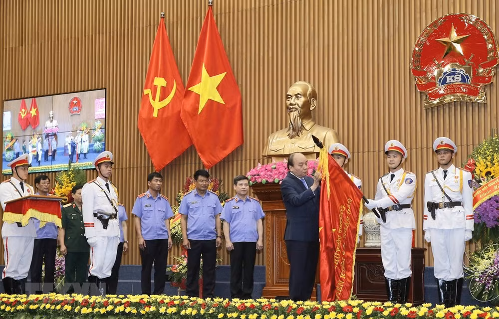 Premier vietnamita exhorta a mejorar la responsabilidad en lucha contra corrupción ảnh 1