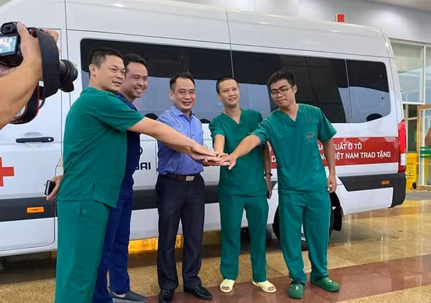 Despega vuelo especial de Vietnam Airlines a Guinea Ecuatorial para repatriar a 219 coterráneos ảnh 1