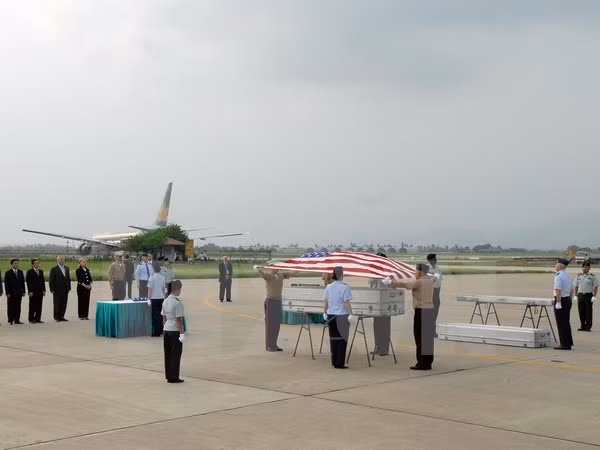 Repatrían restos de soldados estadounidenses caídos en Vietnam ảnh 1
