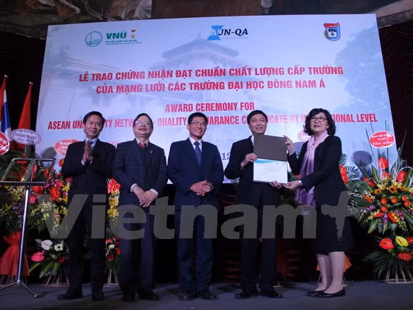 Primera universidad vietnamita logra estándares de Sudeste de Asia ảnh 1 Primera universidad vietnamita logra estándares de Sudeste de Asia ảnh 1