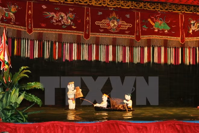 Arte de marionetas acuáticas vietnamitas conquista al público francés ảnh 1