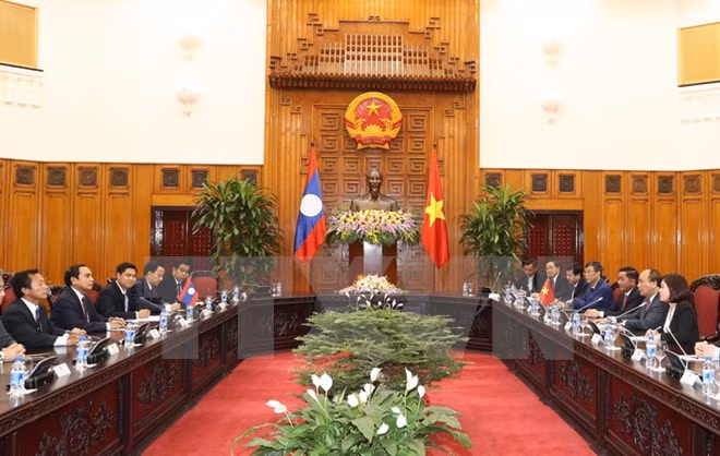 Vietnam y Laos por robustecer lazos en inspección partidista ảnh 1