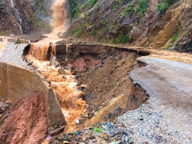 Desastres naturales provocan pérdidas humanas y materiales en Vietnam ảnh 1